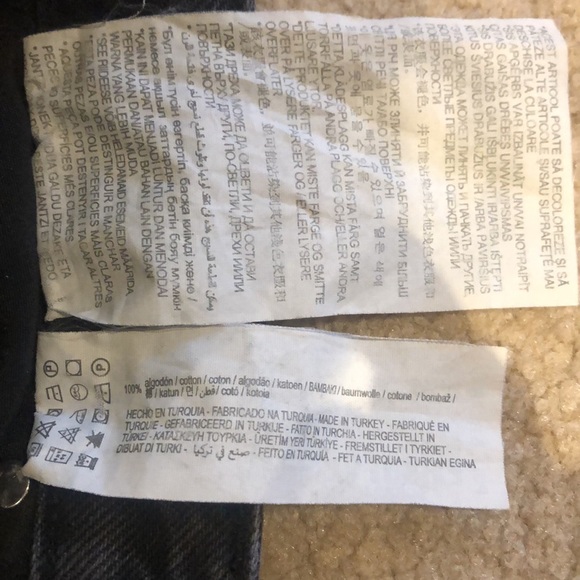 Pull&Bear regular mom jeans in black. Size US 0. - Picture 9 of 10